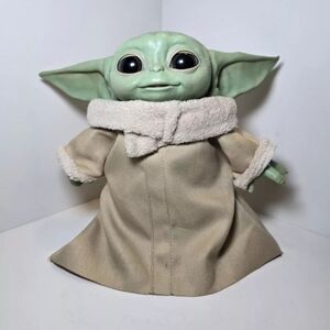 BABY YODA Hasbro Star Wars Mandalorian Interactive Toy Animatronic *PRE-OWNED*